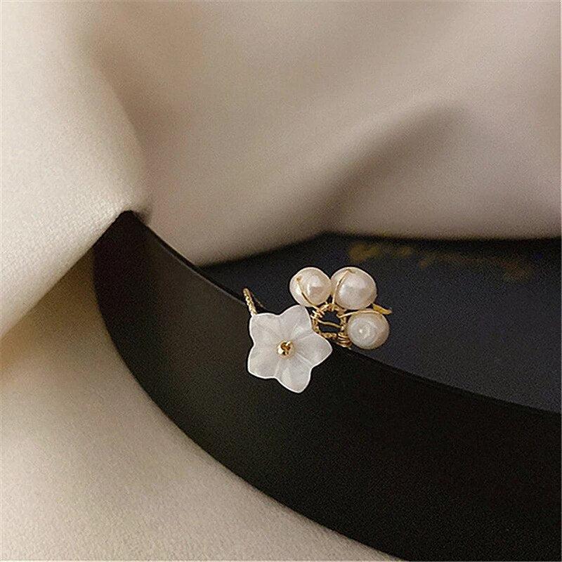 Adjustable Pearl Flower Ring in Gold