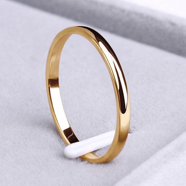 Simple ring made of gold and silver