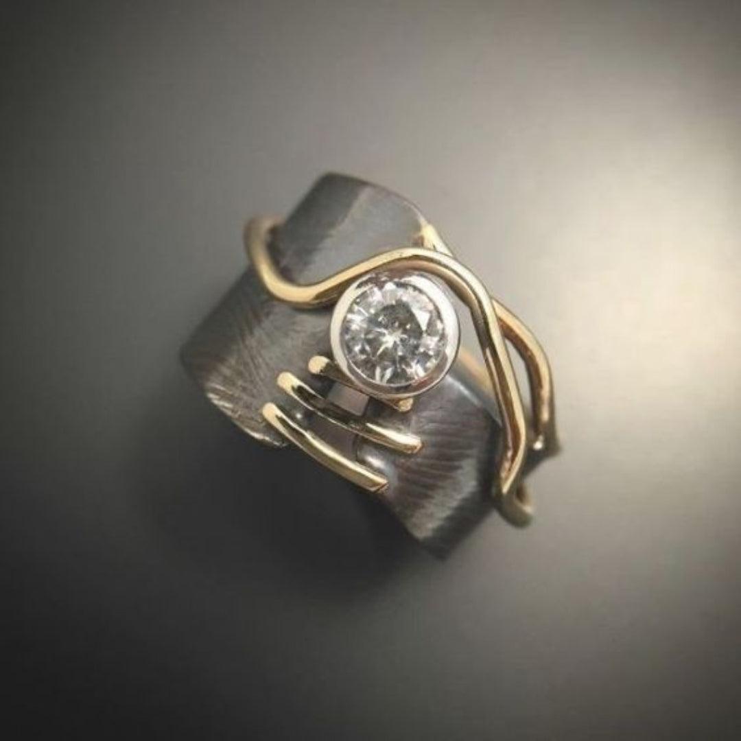 Dark Vintage Ring with Zirconia