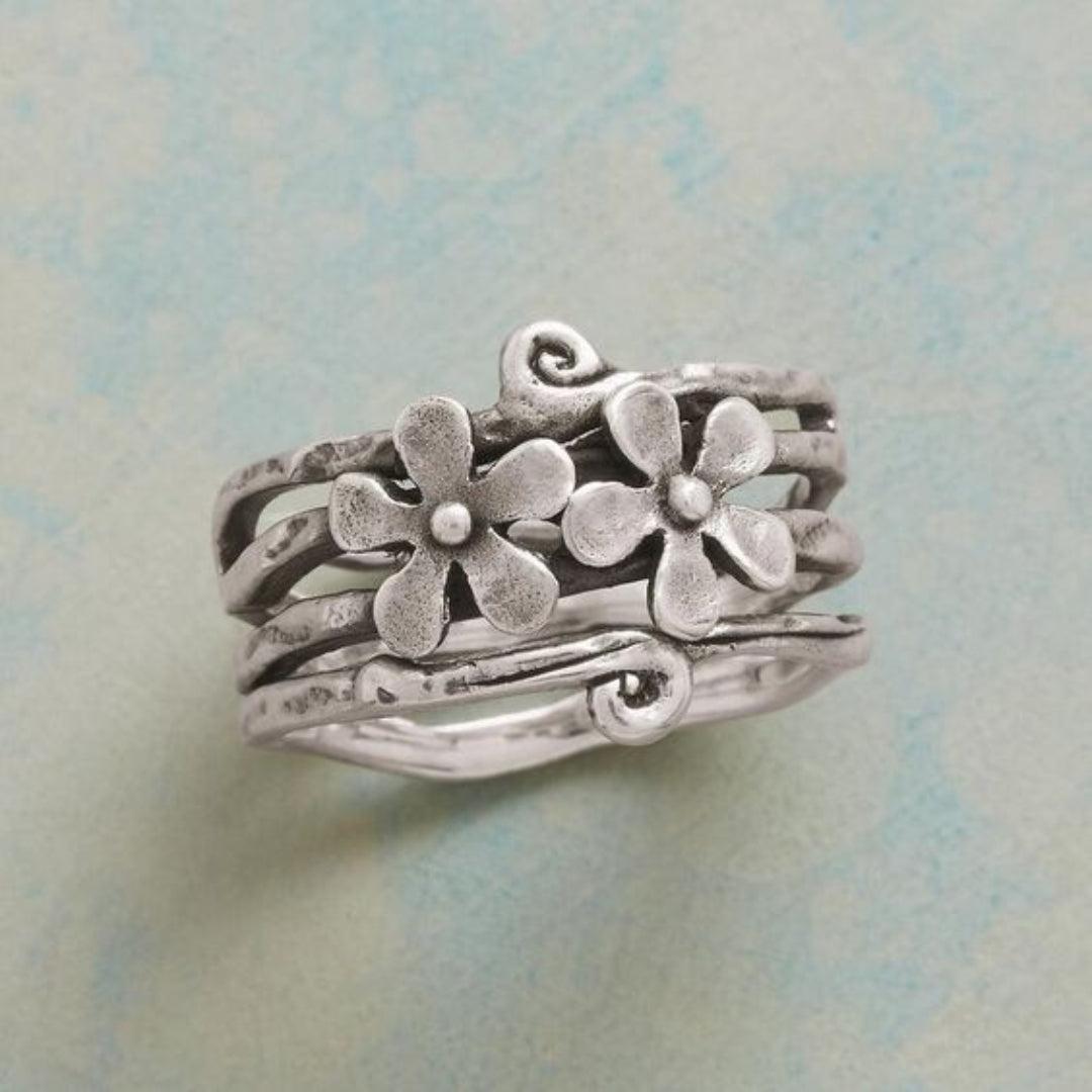 Vintage Hollow Daisy Silver Ring