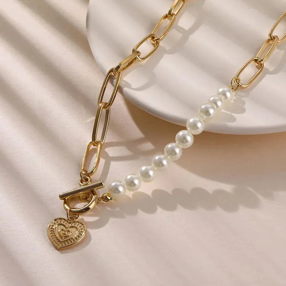 Crossed Heart Pendant with Pearls in Gold