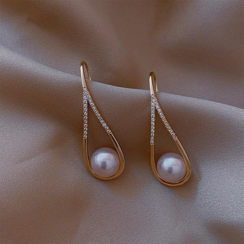 Rose Gold Pearl Earrings