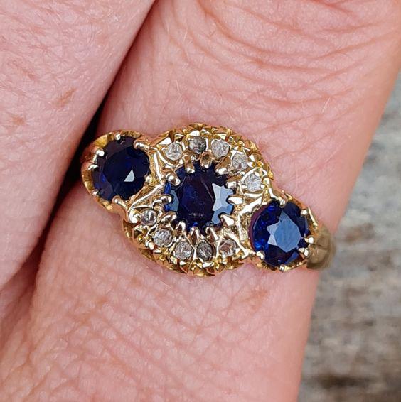 Vintage Blauer Starlight Zirconia Ring