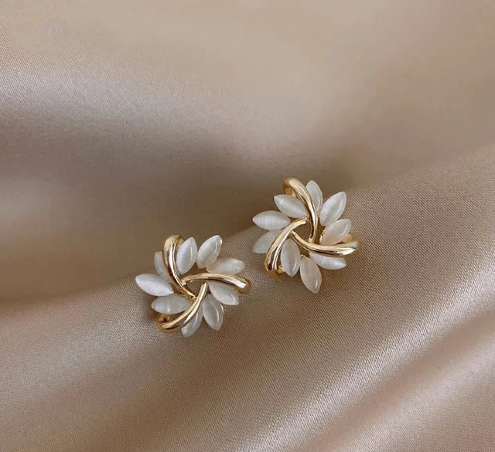 Elegant and exquisite opal petal circle stud earrings in gold