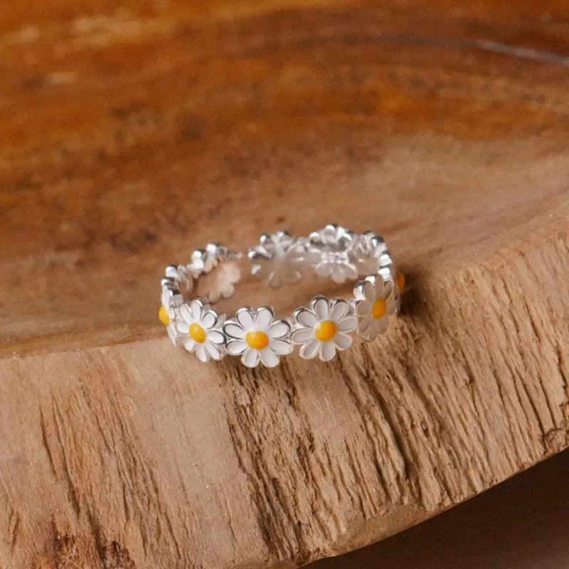 Vintage Daisy Ring