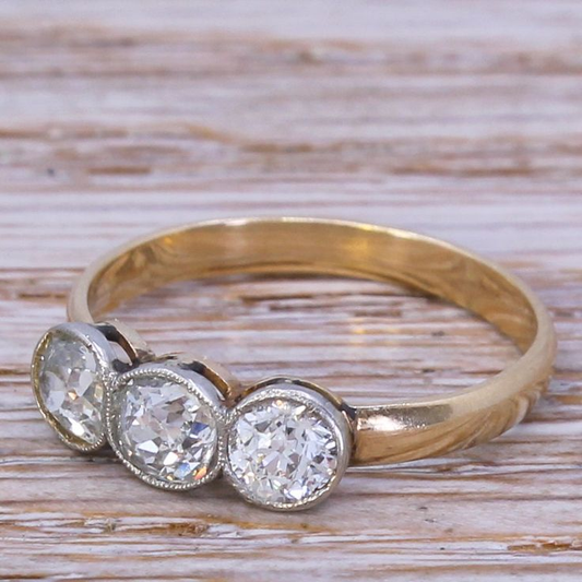 Vintage Three Glass Gold Ring