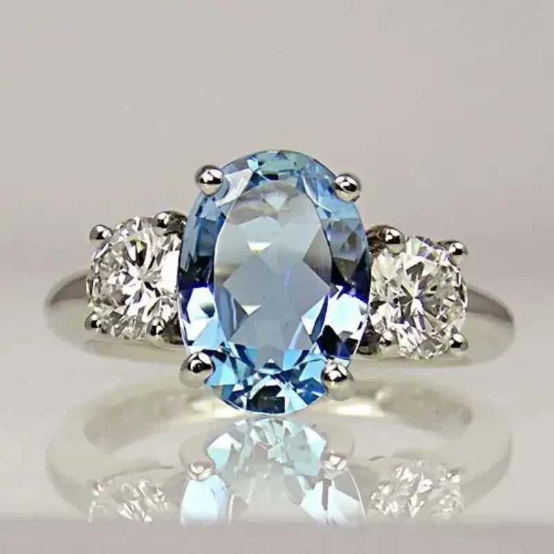 Ring with blue diamond crystal in sterling silver