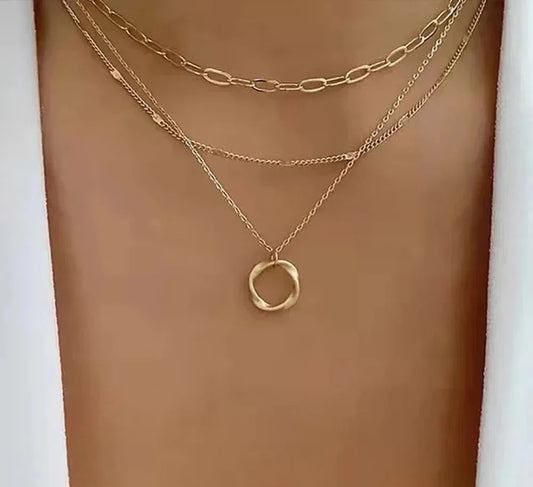 Vintage gold layered chain & pendant necklace